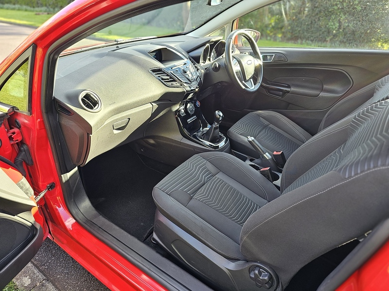 Ford T EcoBoost Zetec Hatchback 1.0 Manual Petrol