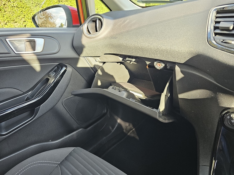 Ford T EcoBoost Zetec Hatchback 1.0 Manual Petrol