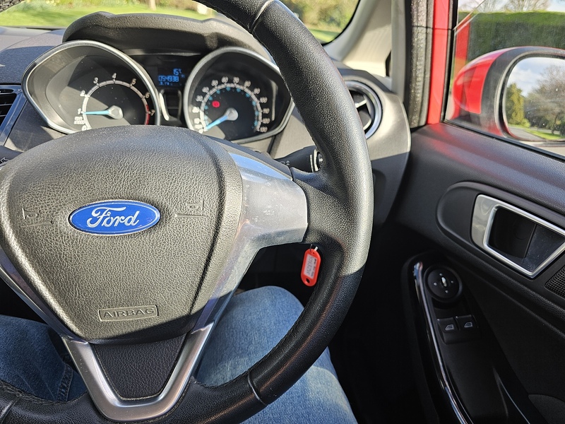 Ford T EcoBoost Zetec Hatchback 1.0 Manual Petrol