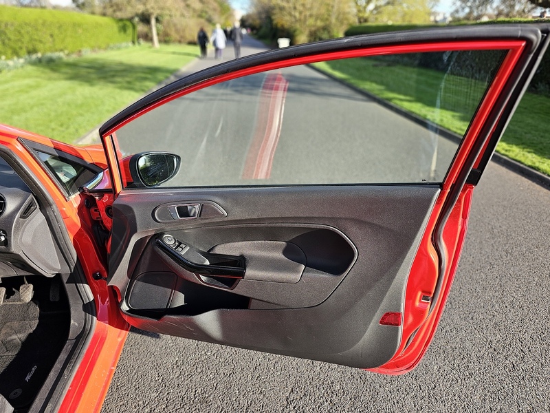 Ford T EcoBoost Zetec Hatchback 1.0 Manual Petrol