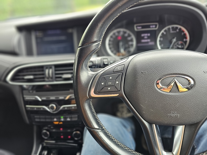 Infiniti T SE Hatchback 1.6 Manual Petrol