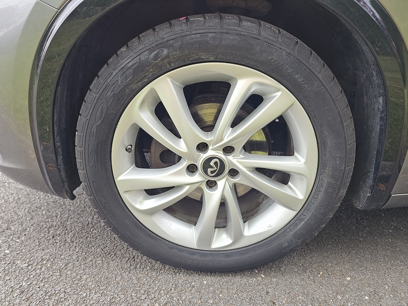 Infiniti T SE Hatchback 1.6 Manual Petrol