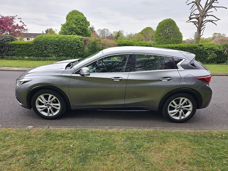 Infiniti T SE Hatchback 1.6 Manual Petrol