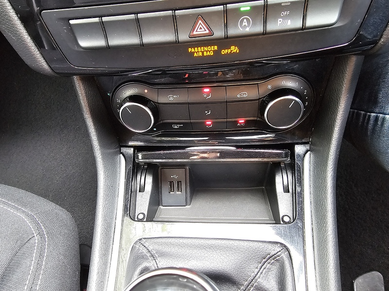 Infiniti T SE Hatchback 1.6 Manual Petrol