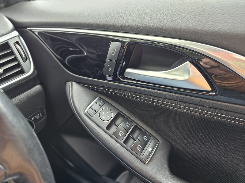 Infiniti T SE Hatchback 1.6 Manual Petrol