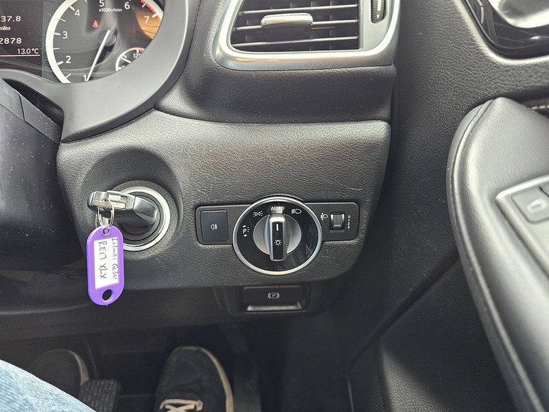 Infiniti T SE Hatchback 1.6 Manual Petrol