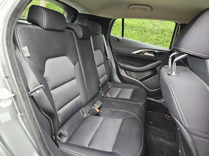 Infiniti T SE Hatchback 1.6 Manual Petrol