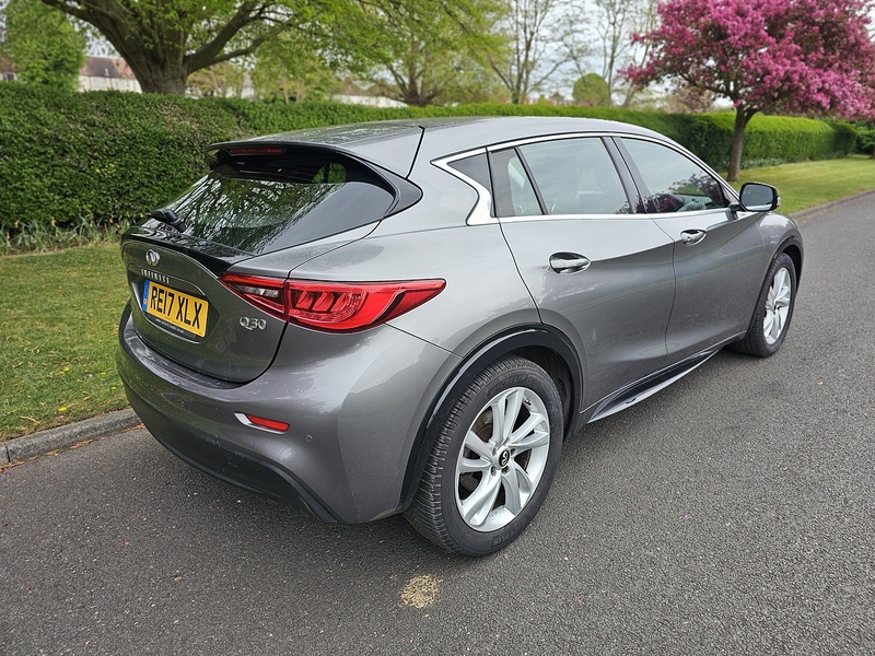 Infiniti T SE Hatchback 1.6 Manual Petrol