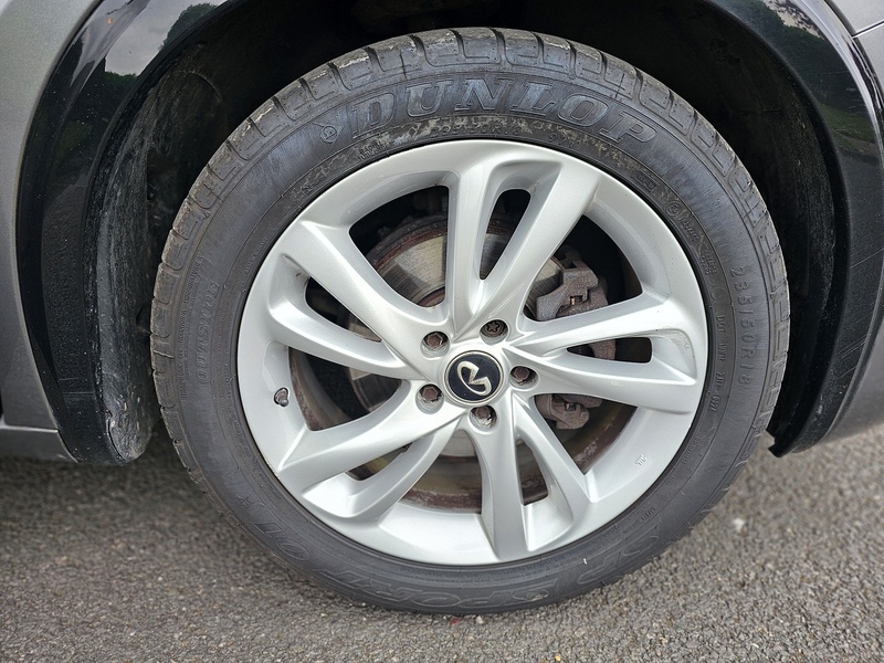 Infiniti T SE Hatchback 1.6 Manual Petrol