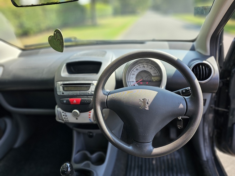Peugeot Urban Hatchback 1.0 Manual Petrol
