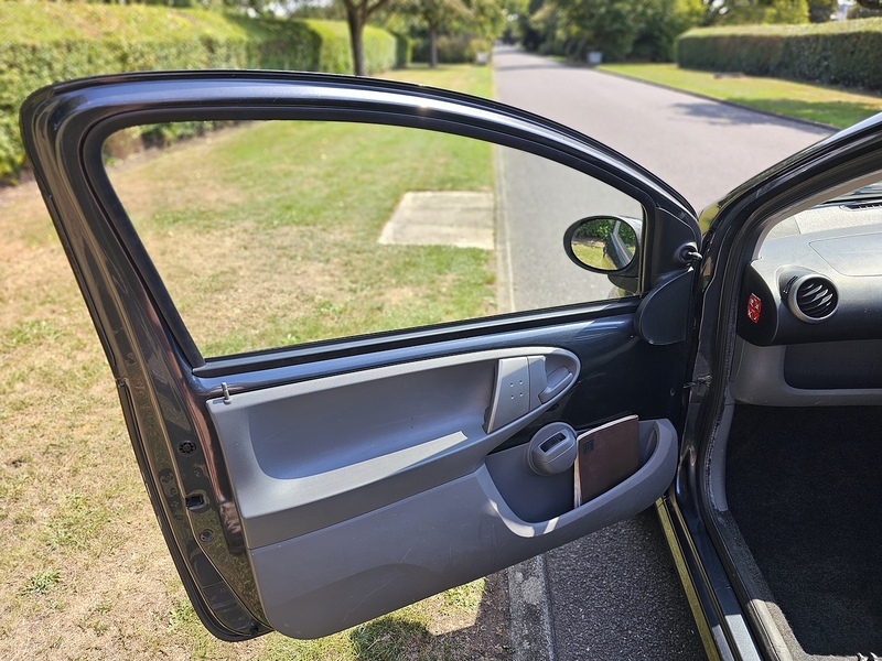 Peugeot Urban Hatchback 1.0 Manual Petrol