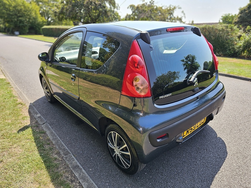 Peugeot Urban Hatchback 1.0 Manual Petrol