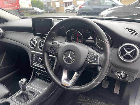 1.6 GLA200 SE (Executive) SUV 5dr Petrol Manual Euro 6 (s/s) (156 ps)