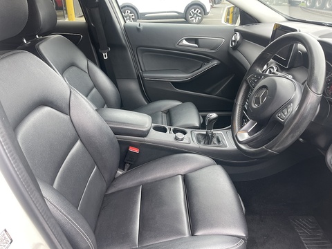 1.6 GLA200 SE (Executive) SUV 5dr Petrol Manual Euro 6 (s/s) (156 ps)