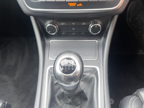 1.6 GLA200 SE (Executive) SUV 5dr Petrol Manual Euro 6 (s/s) (156 ps)