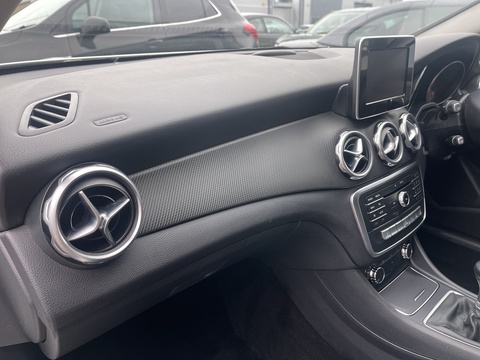 1.6 GLA200 SE (Executive) SUV 5dr Petrol Manual Euro 6 (s/s) (156 ps)