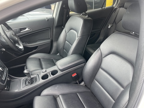 1.6 GLA200 SE (Executive) SUV 5dr Petrol Manual Euro 6 (s/s) (156 ps)