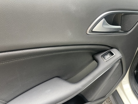 1.6 GLA200 SE (Executive) SUV 5dr Petrol Manual Euro 6 (s/s) (156 ps)