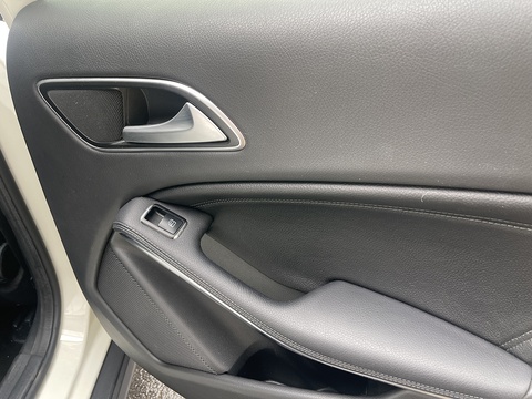 1.6 GLA200 SE (Executive) SUV 5dr Petrol Manual Euro 6 (s/s) (156 ps)