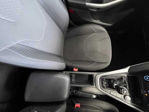 1.5 TDCi Zetec Hatchback 5dr Diesel Manual Euro 6 (s/s) (120 ps)