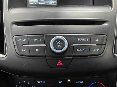 1.5 TDCi Zetec Hatchback 5dr Diesel Manual Euro 6 (s/s) (120 ps)