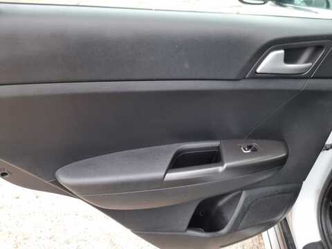 1.6 GDi 1 SUV 5dr Petrol Manual Euro 6 (130 bhp)