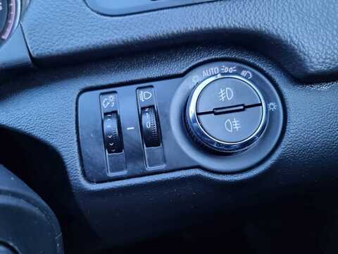 1.6 CDTi SRi VX Line Nav Hatchback 5dr Diesel Manual Euro 6 (s/s) (136 ps)