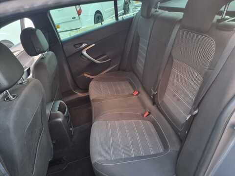 1.6 CDTi SRi VX Line Nav Hatchback 5dr Diesel Manual Euro 6 (s/s) (136 ps)