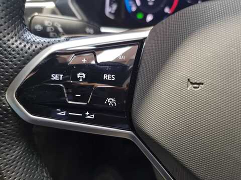 2.0 TDI R-Line Edition SUV 5dr Diesel DSG Euro 6 (s/s) (150 ps)