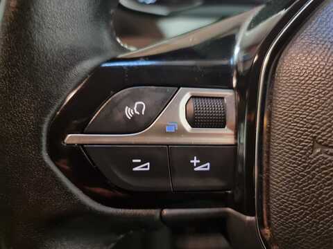 1.2 PureTech Allure Hatchback 5dr Petrol Manual Euro 6 (s/s) (100 ps)