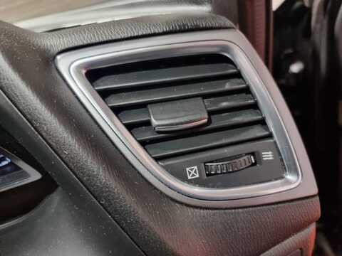 2.0 SKYACTIV-G Sport Nav Hatchback 5dr Petrol Auto Euro 5 (s/s) (120 ps)