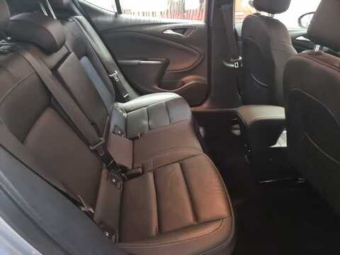 1.4i Turbo Elite Nav Hatchback 5dr Petrol Manual Euro 6 (150 ps)