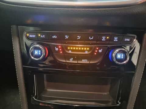 1.4i Turbo Elite Nav Hatchback 5dr Petrol Manual Euro 6 (150 ps)