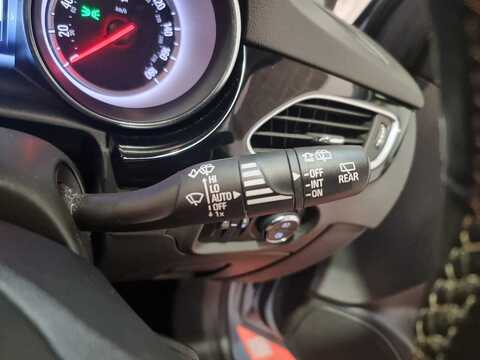 1.4i Turbo Elite Nav Hatchback 5dr Petrol Manual Euro 6 (150 ps)