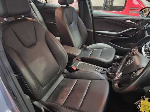 1.4i Turbo Elite Nav Hatchback 5dr Petrol Manual Euro 6 (150 ps)