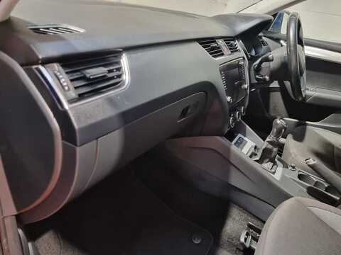 1.0 TSI SE Technology Hatchback 5dr Petrol Manual Euro 6 (s/s) (115 ps)