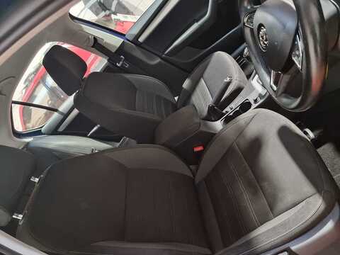 1.0 TSI SE Technology Hatchback 5dr Petrol Manual Euro 6 (s/s) (115 ps)