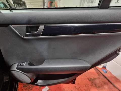 2.1 C220 CDI Executive SE Estate 5dr Diesel G-Tronic+ Euro 5 (s/s) (170 ps)