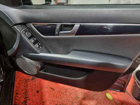 2.1 C220 CDI Executive SE Estate 5dr Diesel G-Tronic+ Euro 5 (s/s) (170 ps)