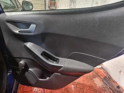 1.0 EcoBoost Zetec Navigation 1.0 5dr Hatchback Manual Petrol