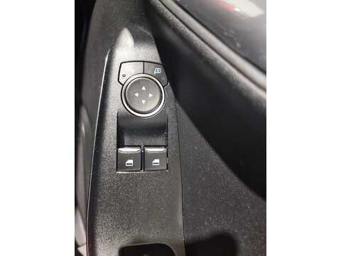 1.0 EcoBoost Zetec Navigation 1.0 5dr Hatchback Manual Petrol