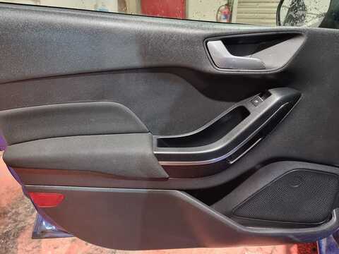 1.0 EcoBoost Zetec Navigation 1.0 5dr Hatchback Manual Petrol