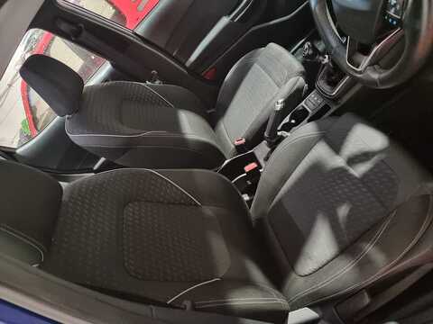 1.0 EcoBoost Zetec Navigation 1.0 5dr Hatchback Manual Petrol