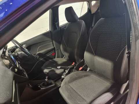 1.0 EcoBoost Zetec Navigation 1.0 5dr Hatchback Manual Petrol