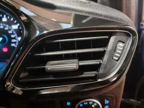 1.0 EcoBoost Zetec Navigation 1.0 5dr Hatchback Manual Petrol