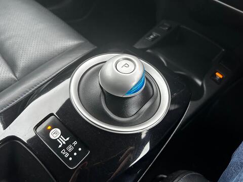 30kWh Tekna Hatchback 5dr Electric Auto (109 bhp)