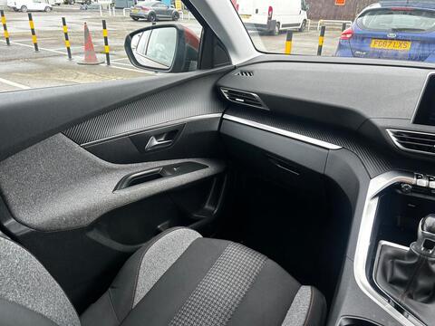 1.2 PureTech Active SUV 5dr Petrol Manual Euro 6 (s/s) (130 ps)