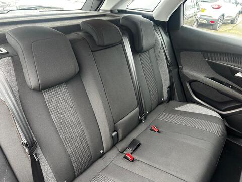 1.2 PureTech Active SUV 5dr Petrol Manual Euro 6 (s/s) (130 ps)