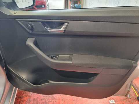 1.2 TSI SE Hatchback 5dr Petrol Manual Euro 6 (s/s) (90 ps)