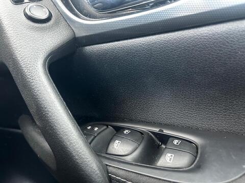 dCi N-Connecta Glass Roof Pack 1.5 5dr SUV Manual Diesel